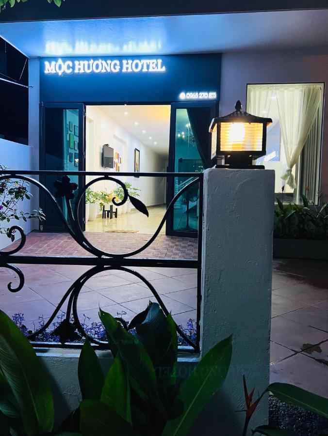 Moc Huong Hotel Phu Tho エクステリア 写真