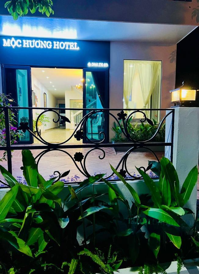 Moc Huong Hotel Phu Tho エクステリア 写真